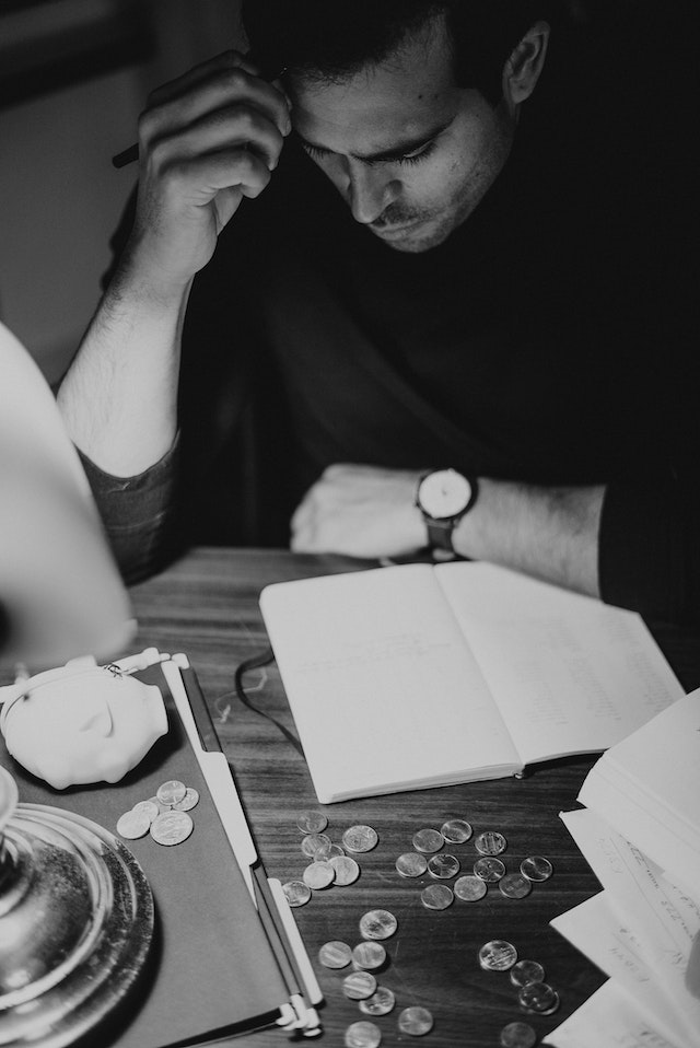 man setting budget